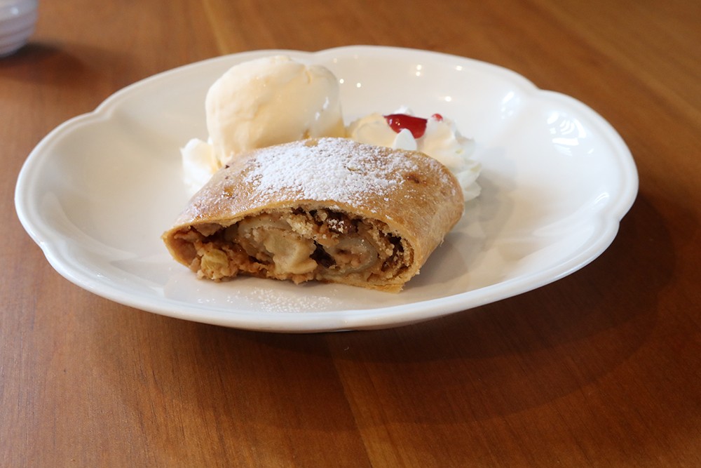 แอ๊ปเปิ้ลสตรูเดิล(Apple Strudel)