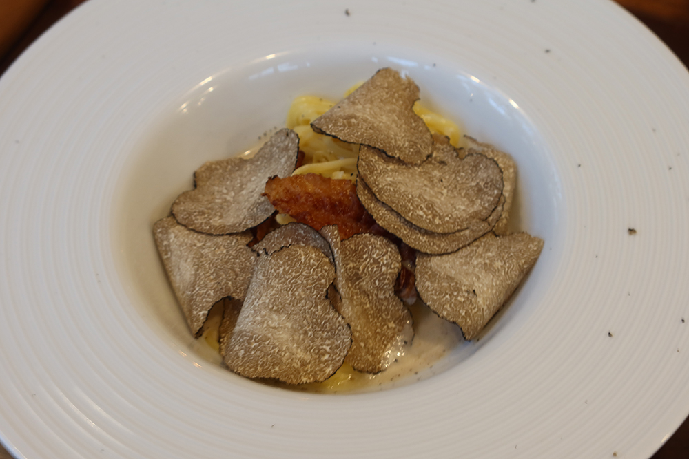 ตาเลียวลีนี่(Tagliolini)ราดซอสทรัฟเฟิล