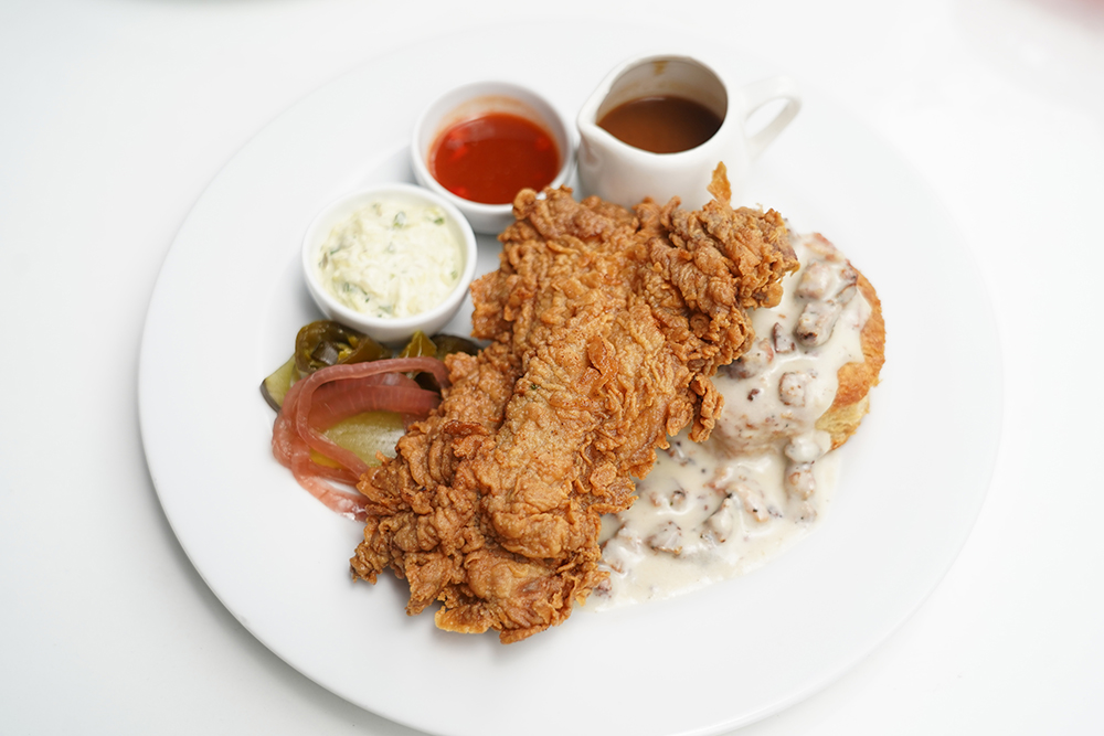 ไก่ทอดกับบิสกิตแบบอเมริกัน