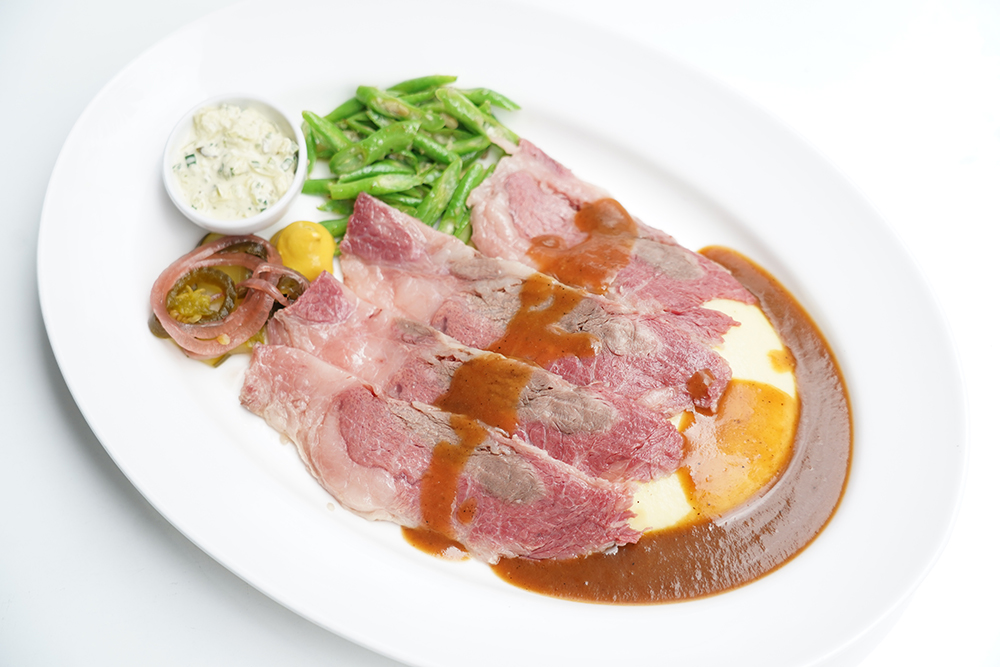 คอร์นบี๊ฟกับมันบด(Corned Beef _ Mash)