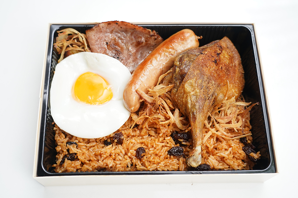 ข้าวผัดอเมริกันคอมโบ้ใส่เป็ดกงฟี(AFR Duck Combo)