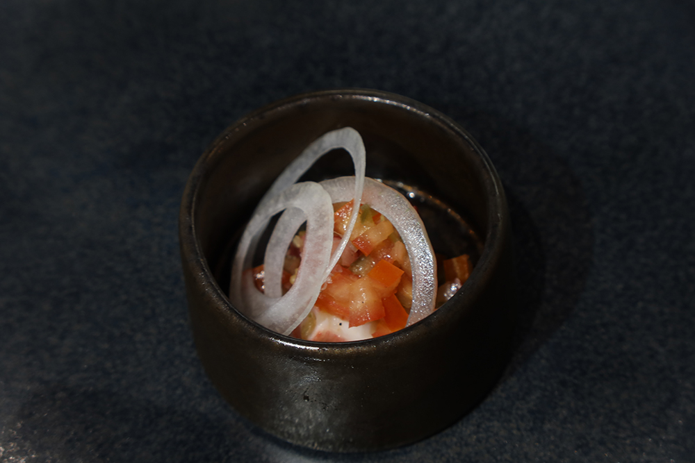 ปลาหมึกยักษ์แกล้มพริกฮาลาเพญโญ่ดอง