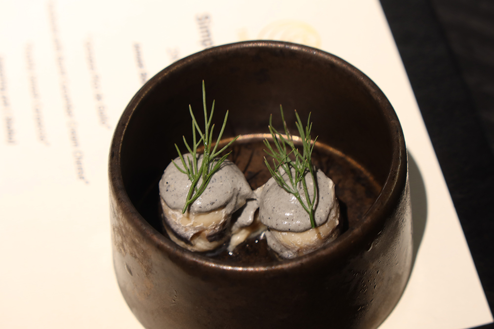 แอนโชวี่(Anchovieสเปนกับมูสแตงกวาใส่ครีมชีส