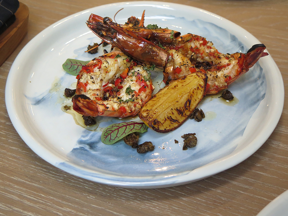 กุ้งลายเสือผัดกับพริกกระเทียม (Spicy Tiger Prawn)