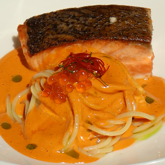 การเตรียมเส้นพาสต้าที่ใช้ในเมนูพาสต้าแซลมอนฉู่ฉี่ (เชฟเป่าเป้ เจสสิก้า หวัง)