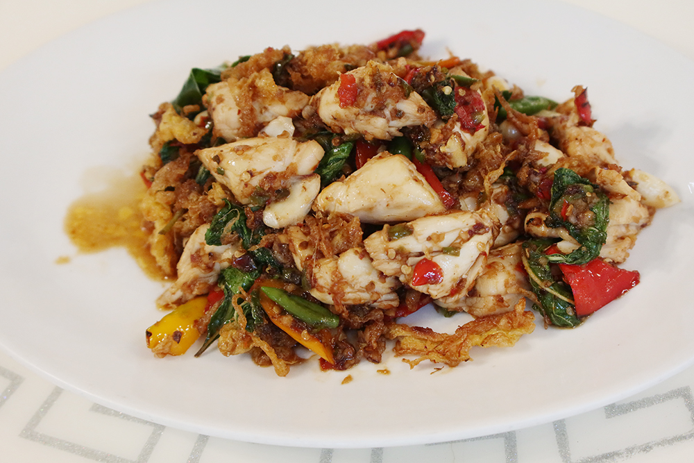 เนื้อปูก้อนผัดพริกขี้หนูสวน