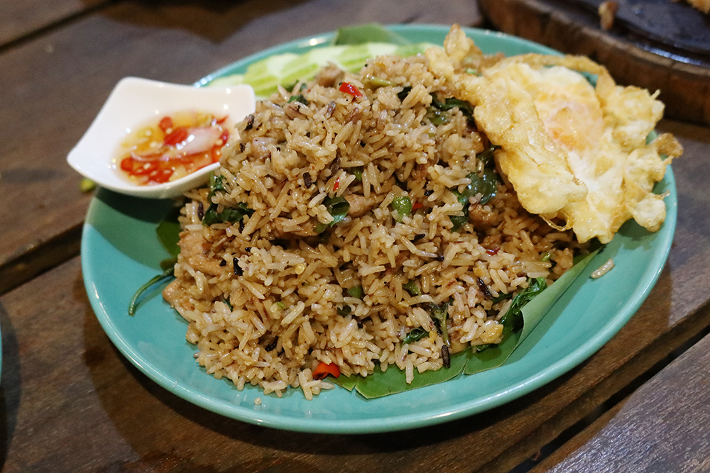 ข้าวหมูพริกโหระพา