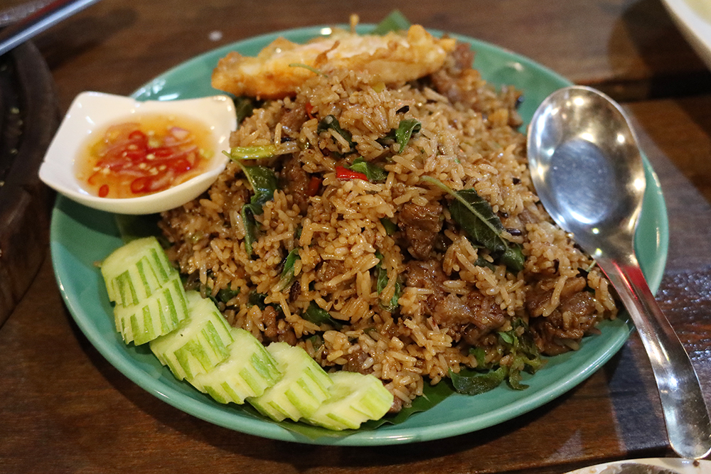 ข้าวกะเพราเนื้อคลุก