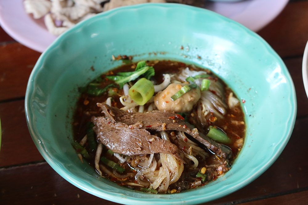 เล็กเนื้อน้ำตก