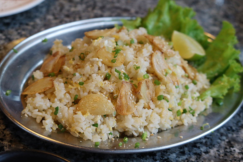 ข้าวผัดกระเทียม