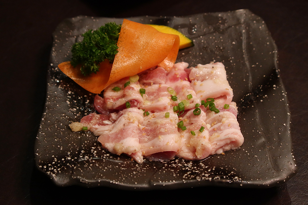 หมูตันโตะ (Tan To Pork) หมูติดมันหมักซอสกระเทียมสด